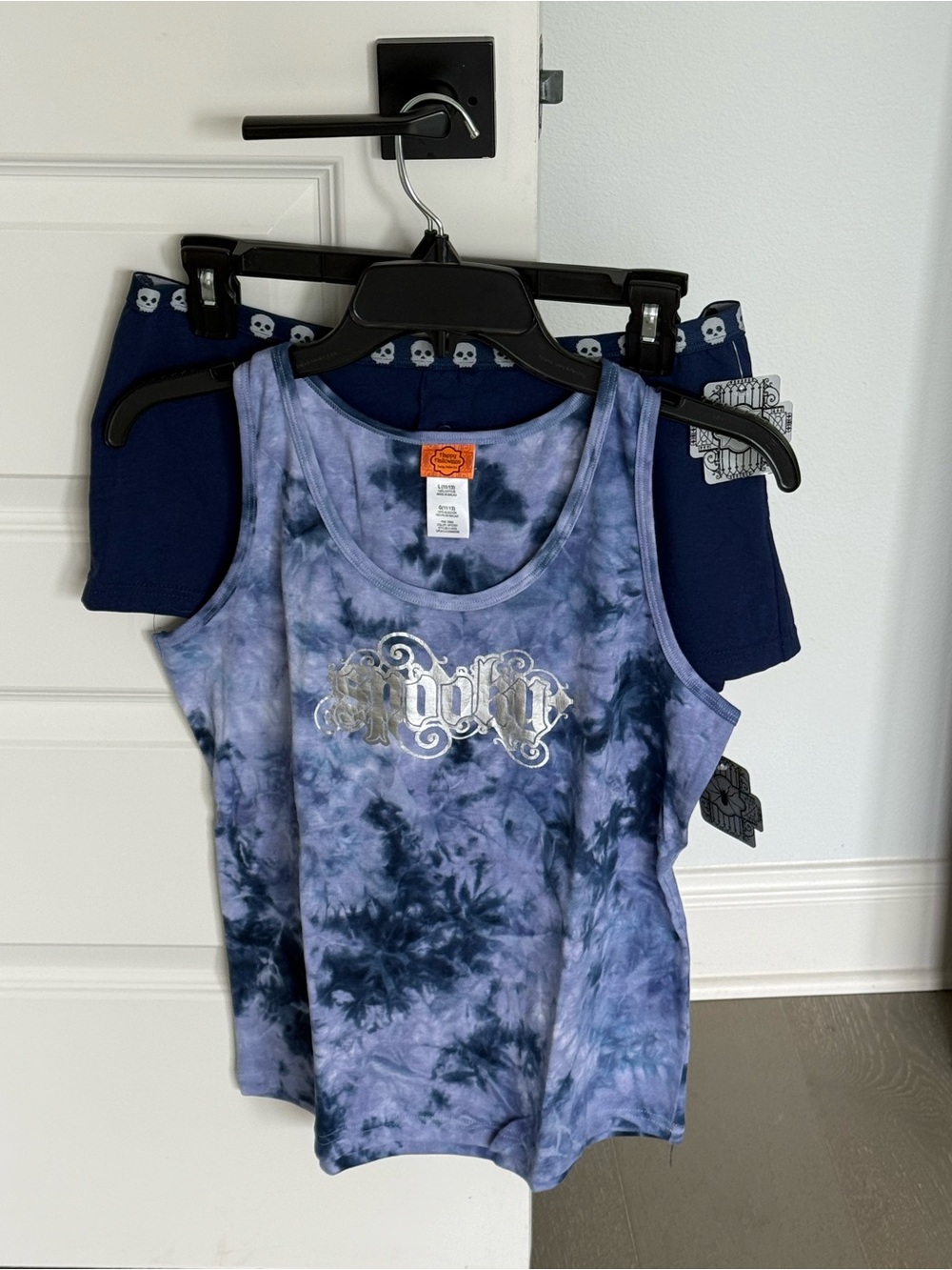 Women’s Pajama Set: Tie-Dye Blue Tank Top and Blue Shorts with Skull Design Band